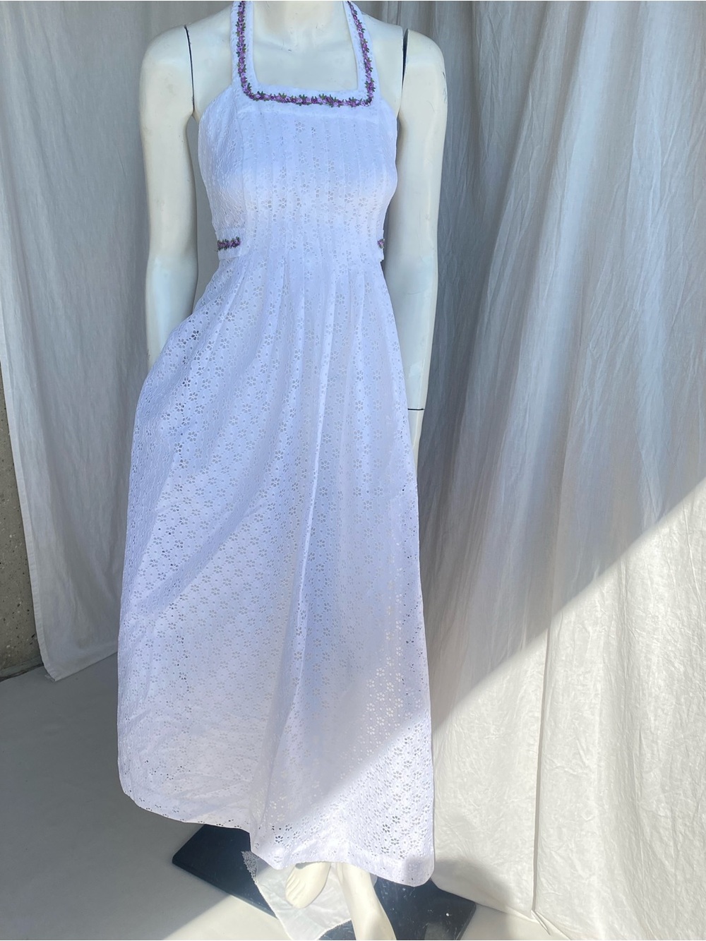 White Eyelet Halter Maxi Dress Cottagecore Prairie Summer - Picture 2 of 7